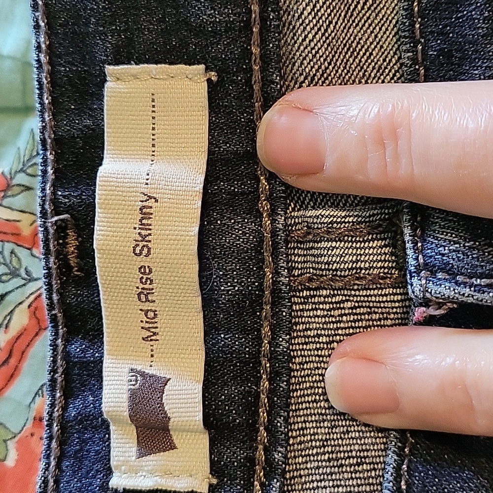 Levi's Mid Rise Skinny Jeans Size 16 Short 33x30 - Picture 2 of 6